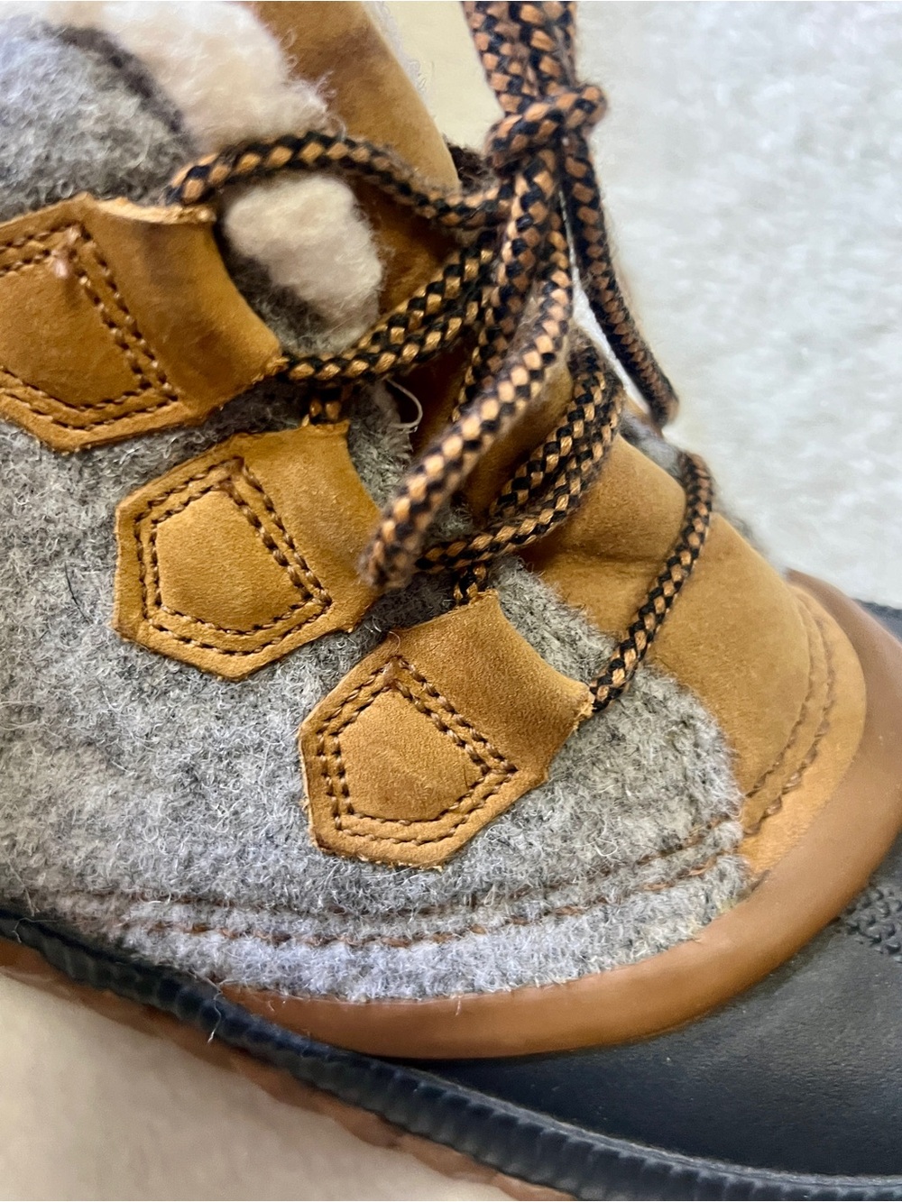Sorel Out 'N About Waterproof Felt Duck Boots - Size 7 - Picture 7 of 14